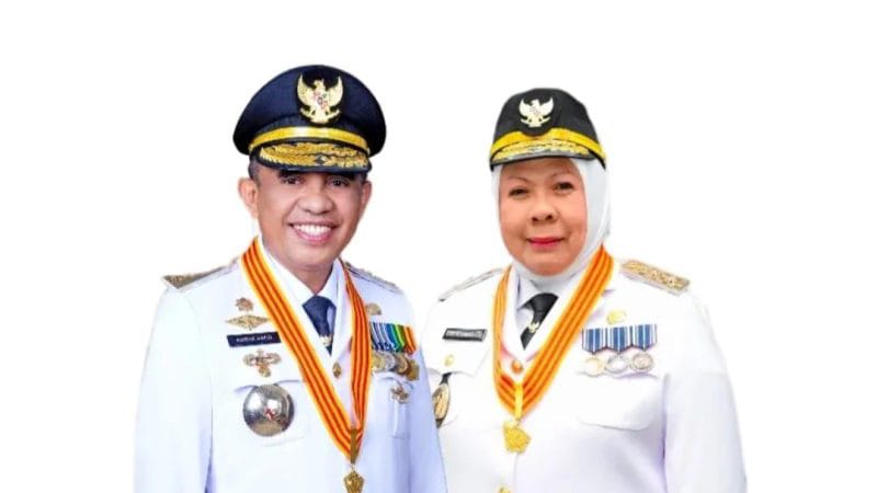 Dr. H. Anwar Hafid, M.Si dan dr. Reny Arniwaty Lamadjido, Sp.PK., M.Kes